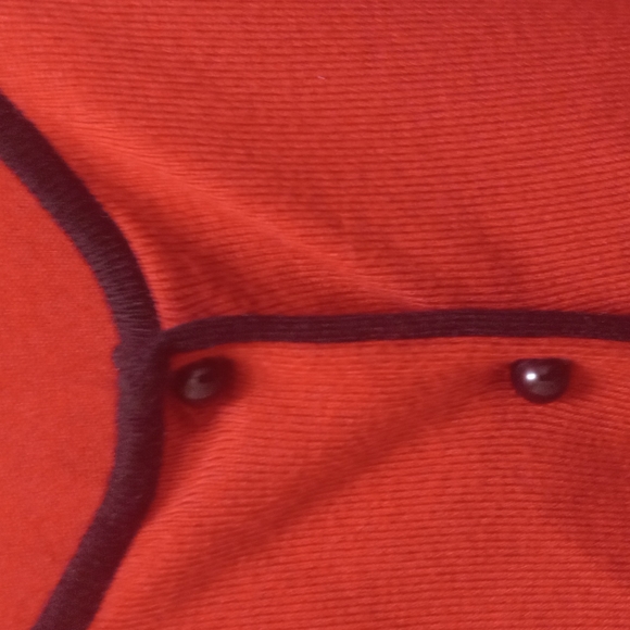 SOLD Vicose Soft L Red Cardigan - Picture 4 of 4